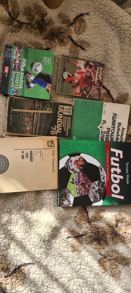 Komplet książek o tematyce piłkarskiej