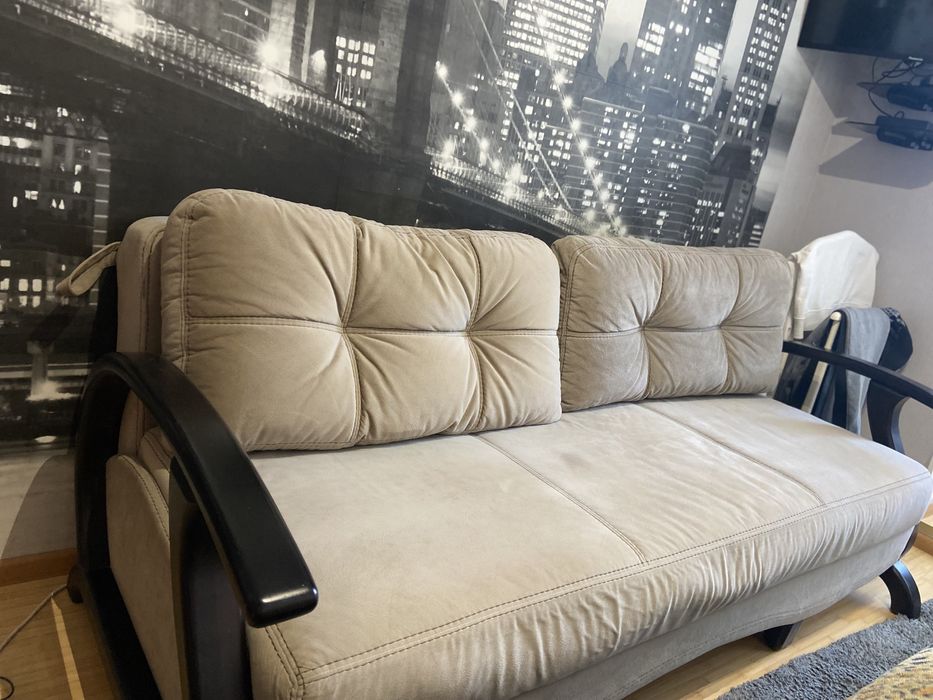 діван в чудовому стані