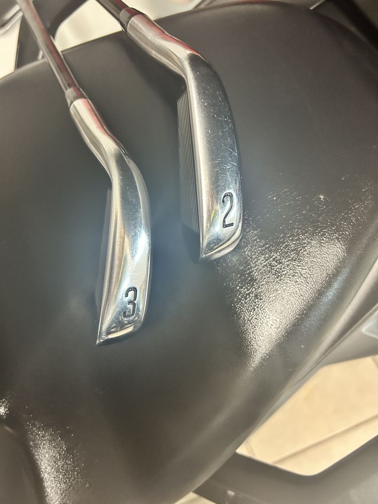 Titleist T200 ferros 2 e 3 vareta stiff