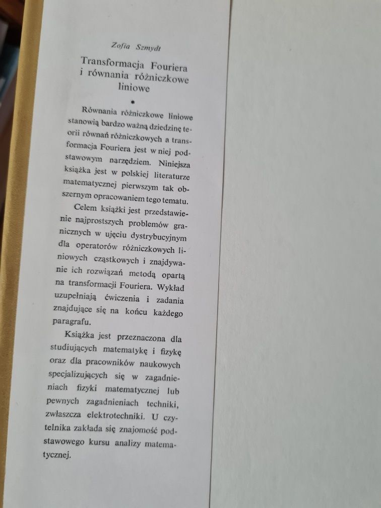 Transformacja Fouriera i równania różniczkowe liniowe ~