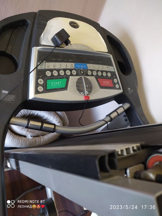 Продам беговую дорожку.