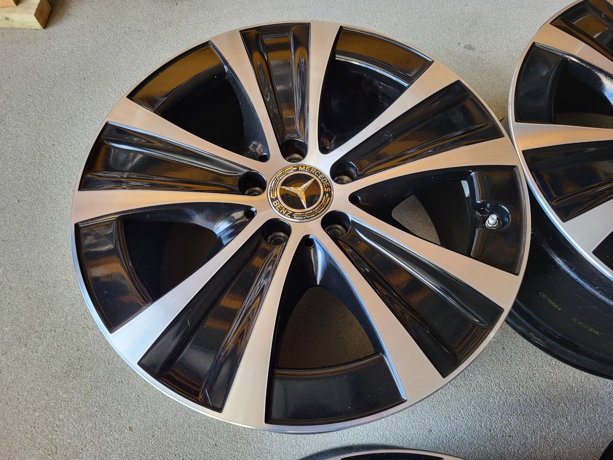 [837] Felgi aluminiowe Oryginał MERCEDES 18 Cali 5x112 Klasa E 2szerok