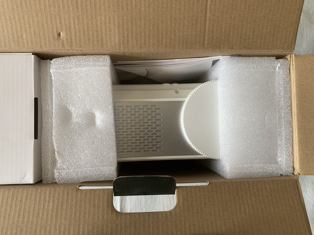 Projektor Kruger&Matz V-LED10 - nowy