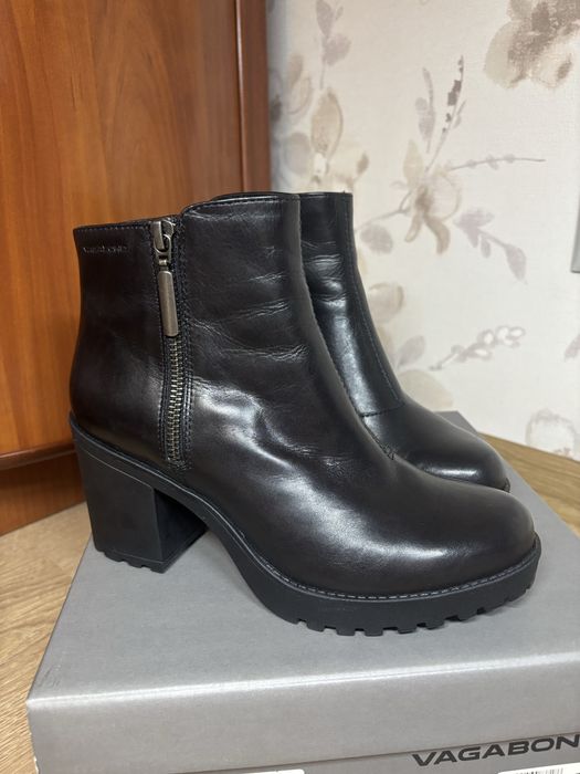 Черевички жіночі