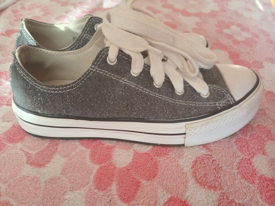 Продам кеди Converse .