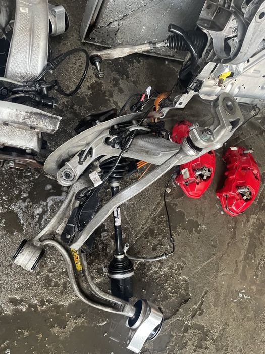 Zwrotnica wachacz prawa lewa przod porsche panamera 971 bentley gt