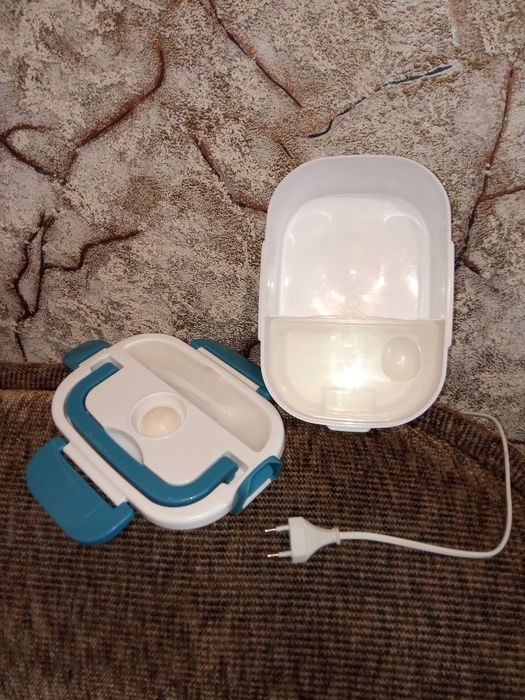 Ланч- бокс с подогревом, цвет белый с голубыми ручками