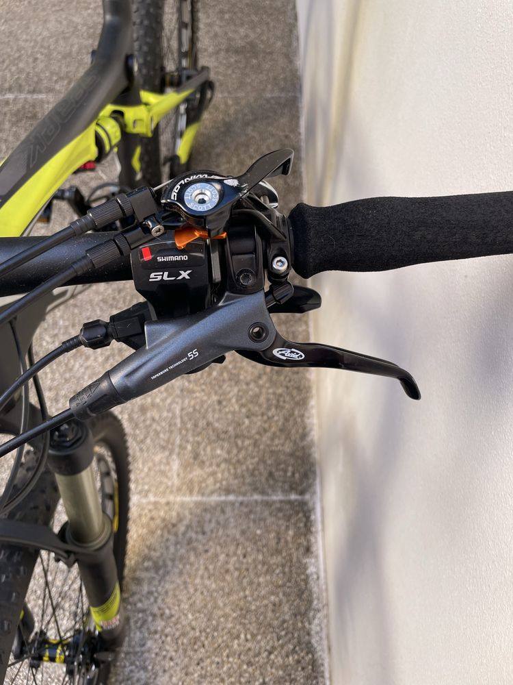 Bicicleta btt scott spark 30 carbono com jantes mavic