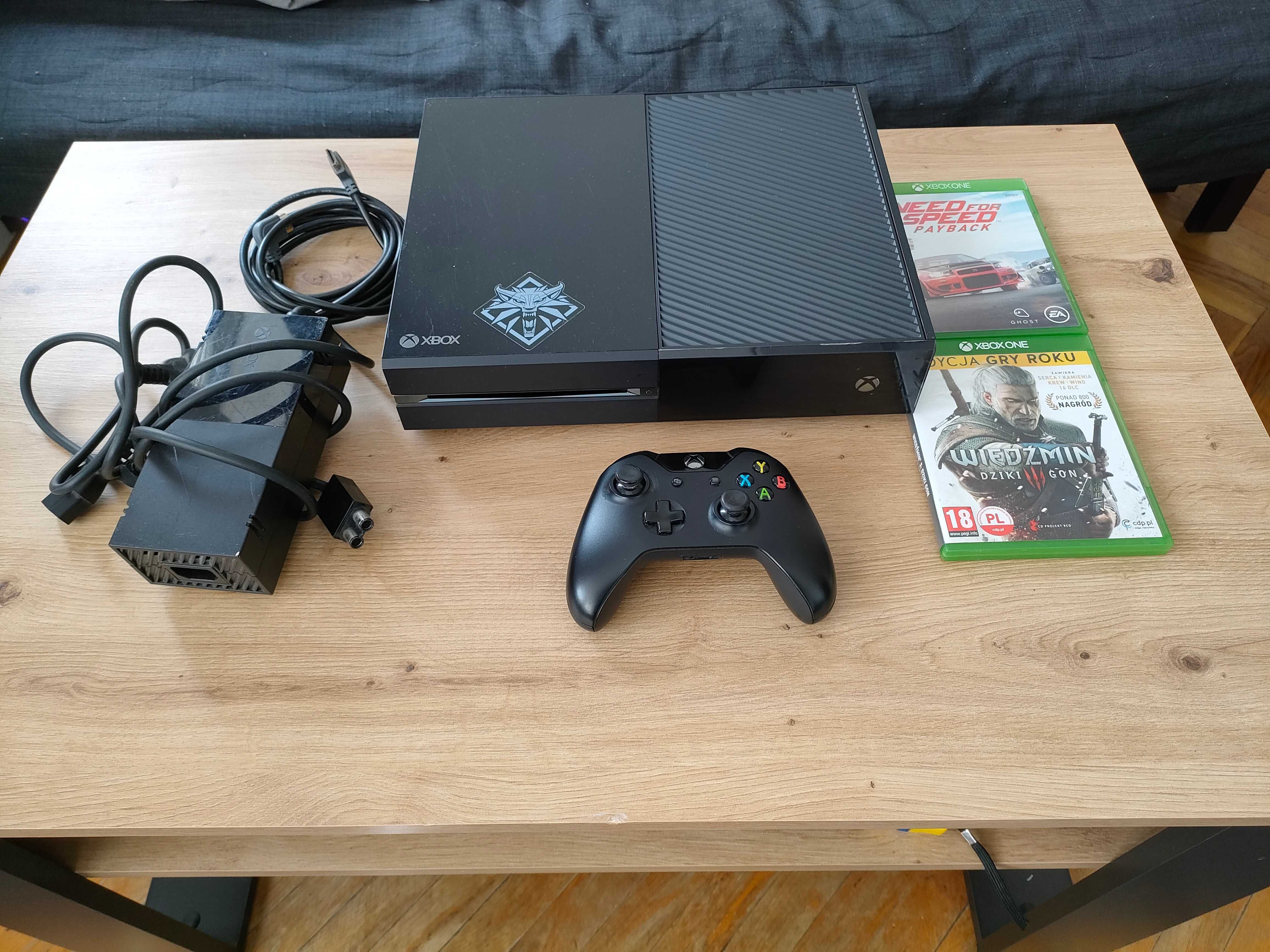 Xbox One + Kontroler i dwie gry