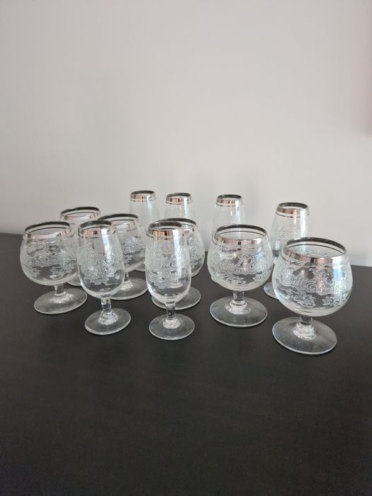 12 cálices antigos para Vinho do Porto ou licores