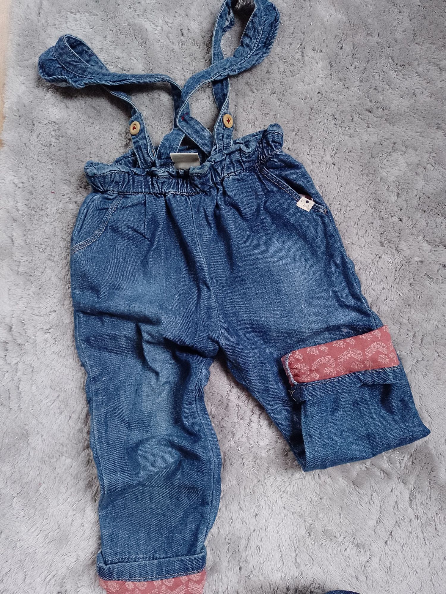 Spodnie denim Zara z szelkami 98 cm