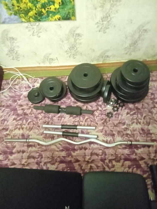 Регулируемая скамья гриф и гантели