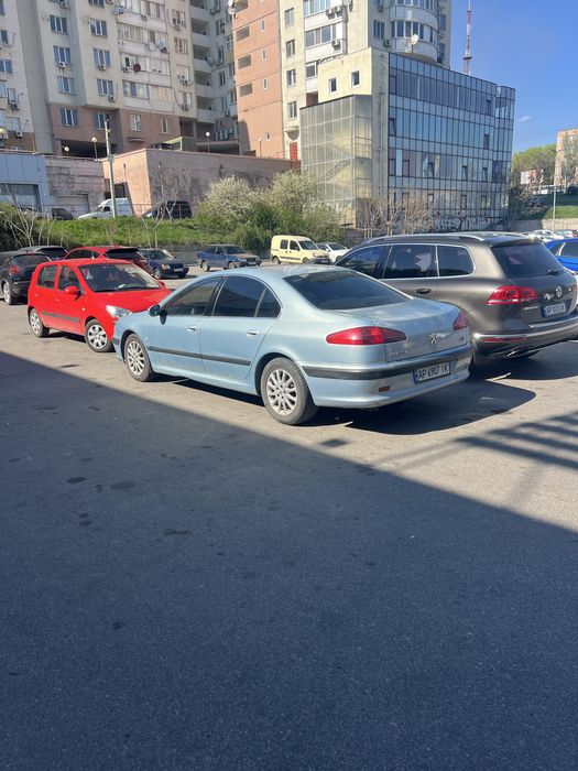 Пежо 607,на хорошем ходу.вся техника сделана