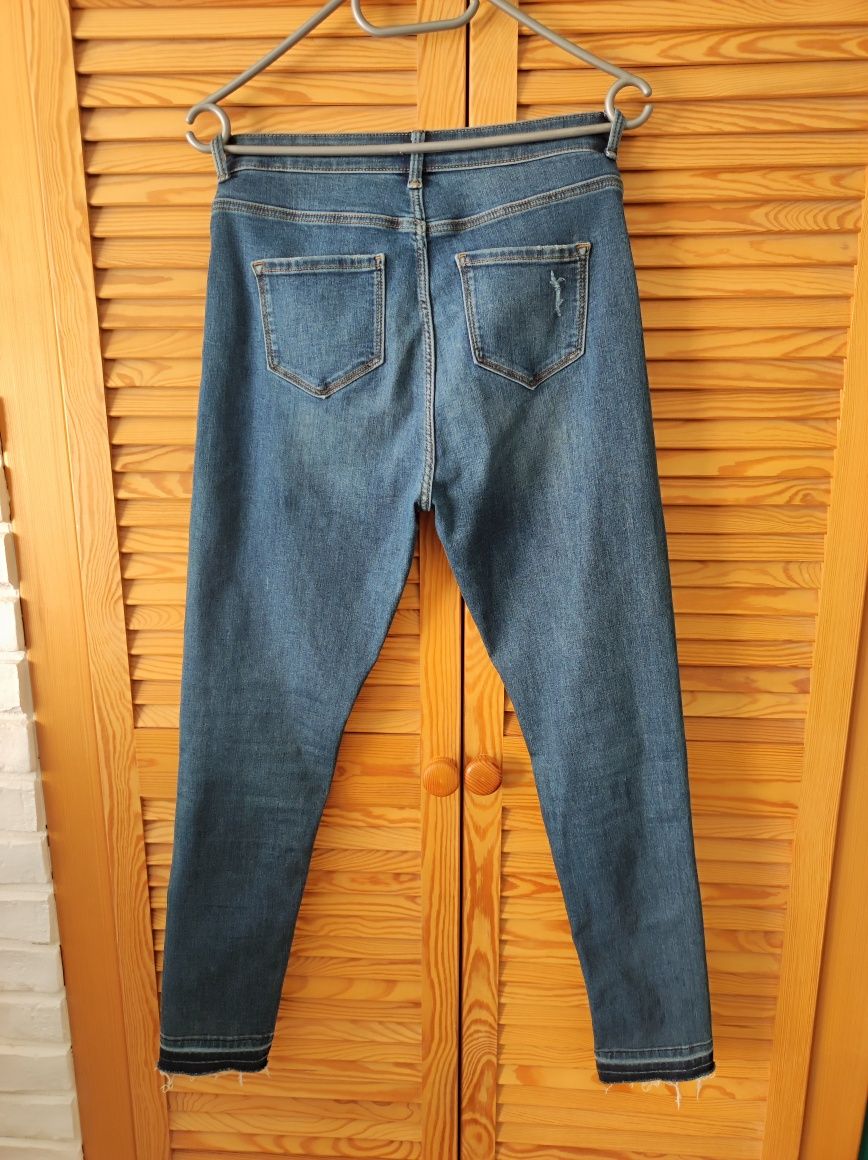 Jeansy skinny ..
