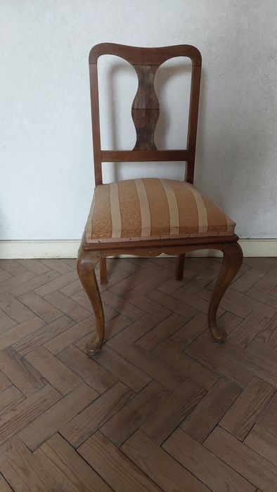 Mobilia Queen Anne