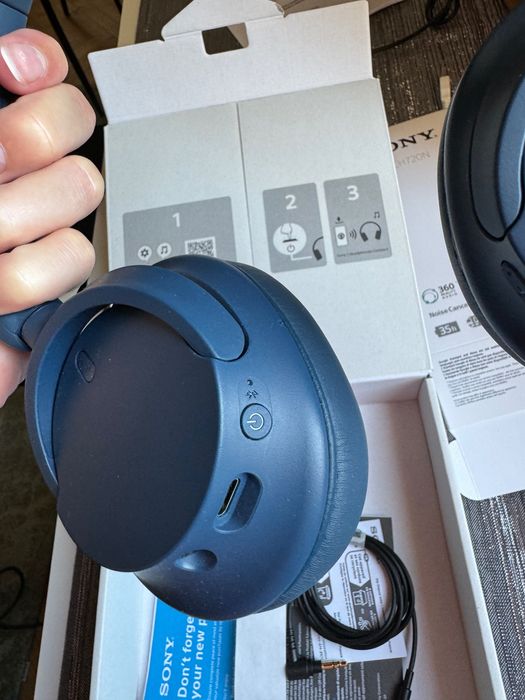 Wireless headphones - słuchawki bezprzewodowe SONY WH-CH720N - nowe