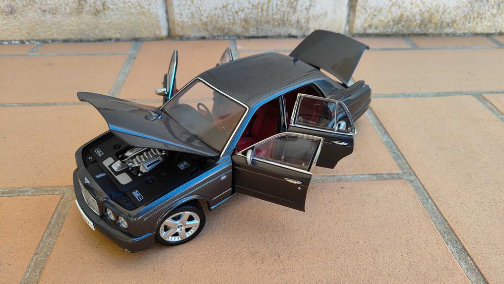 Bentley Arnage T Dealer Edition Minichamps 1/18