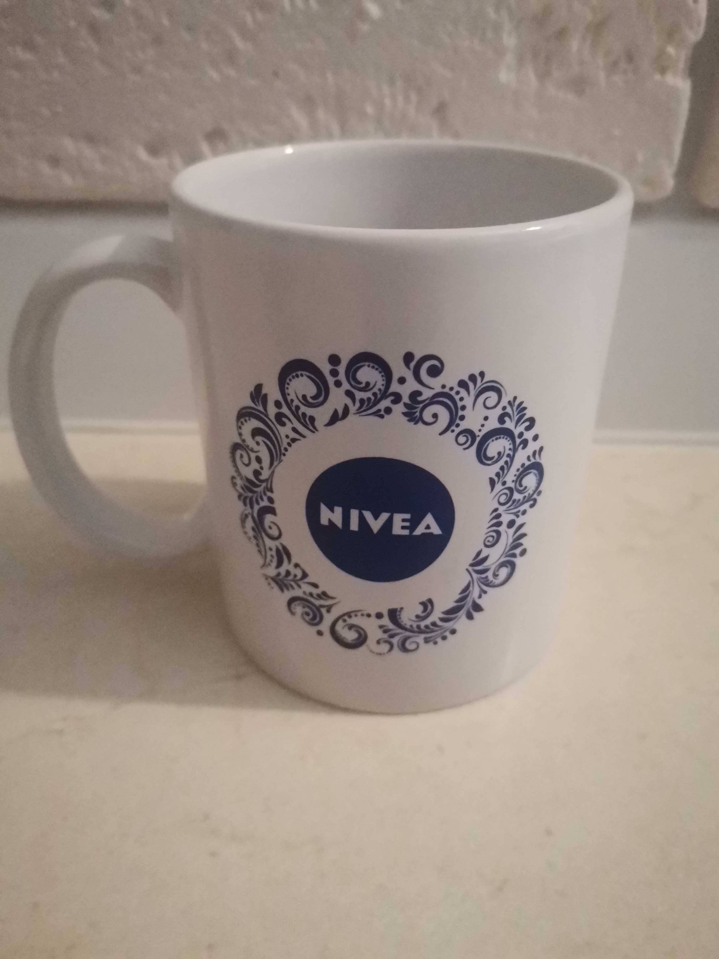 Чашка з логотипом Nivea