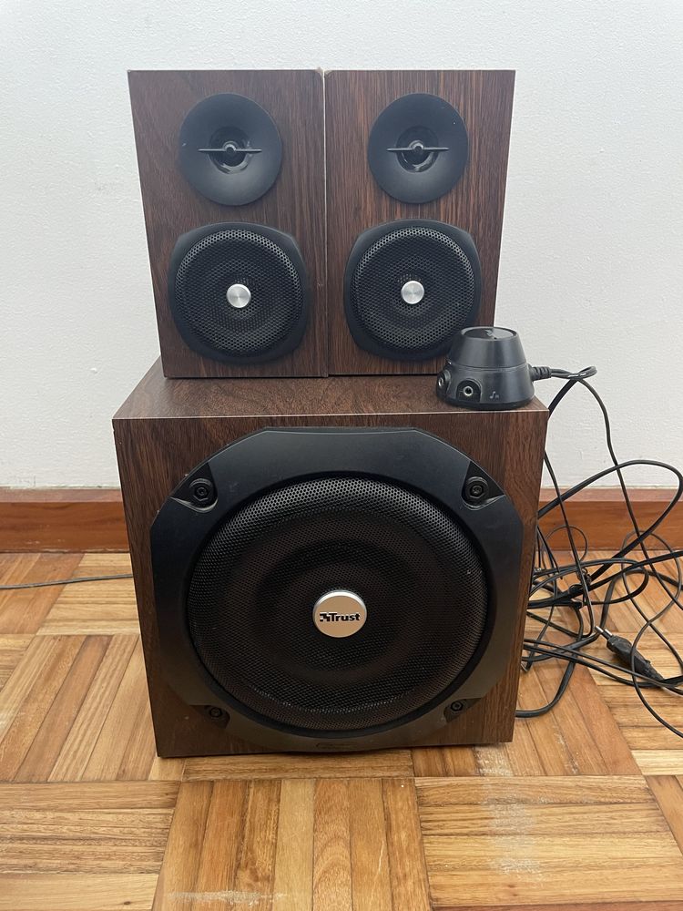 Colunas e subwoofer marca trust