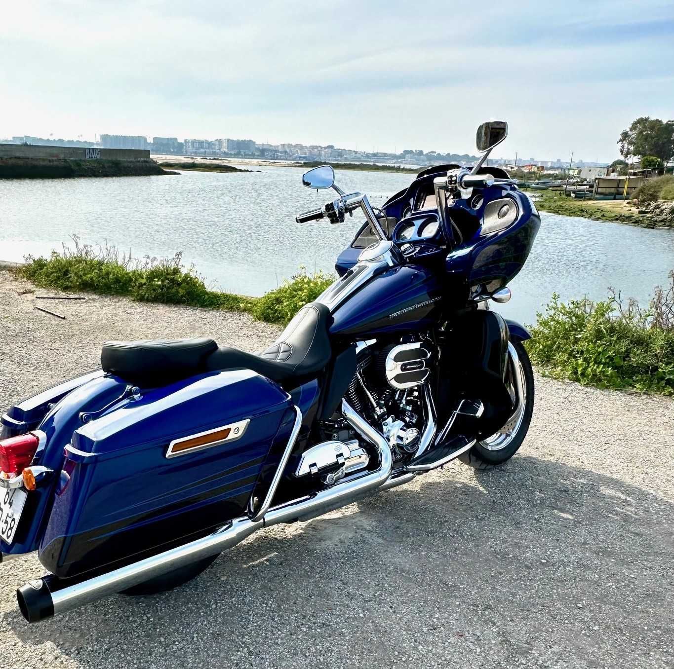 Harley Davidson- Road Glide CVO