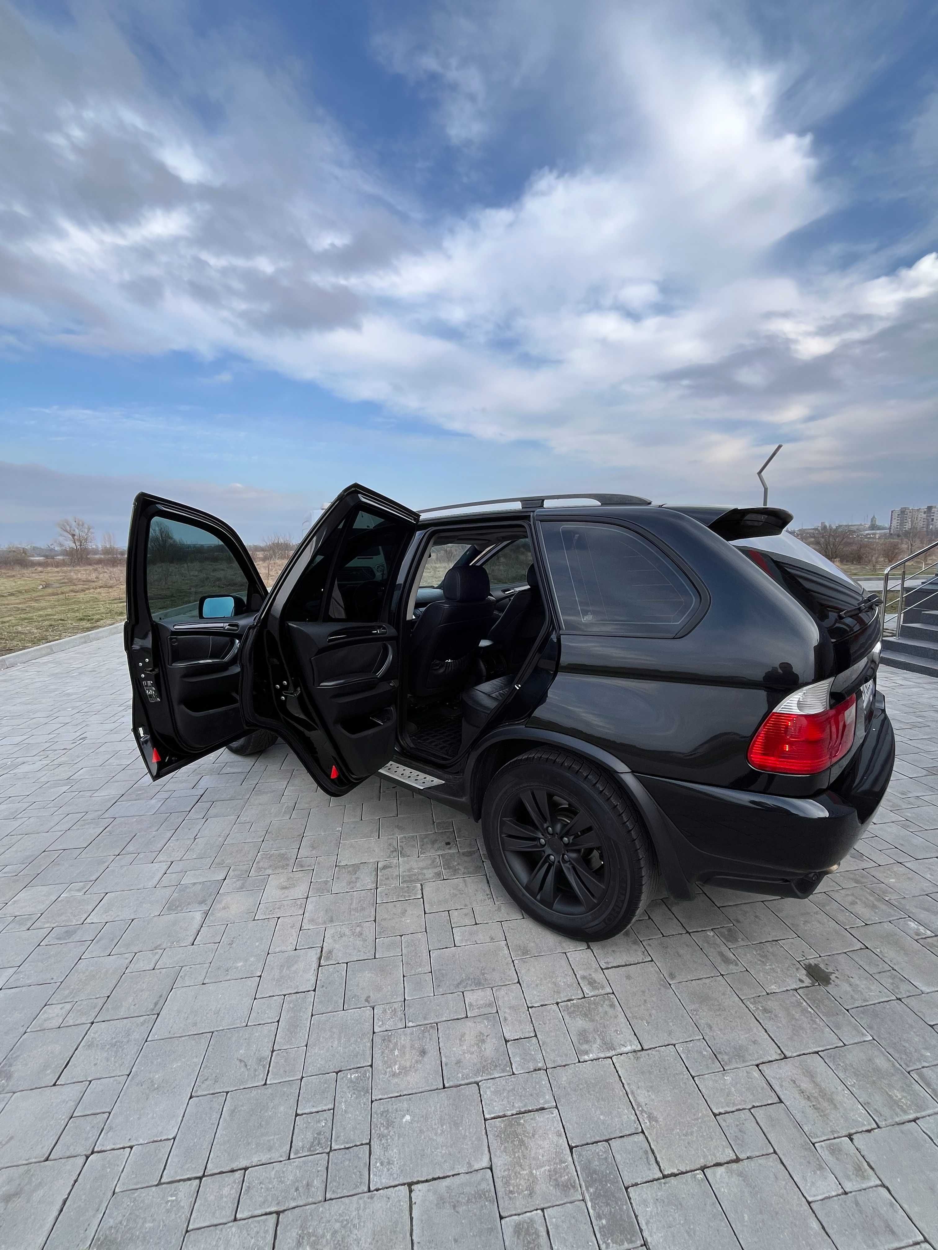 Автомобіль BMW X5