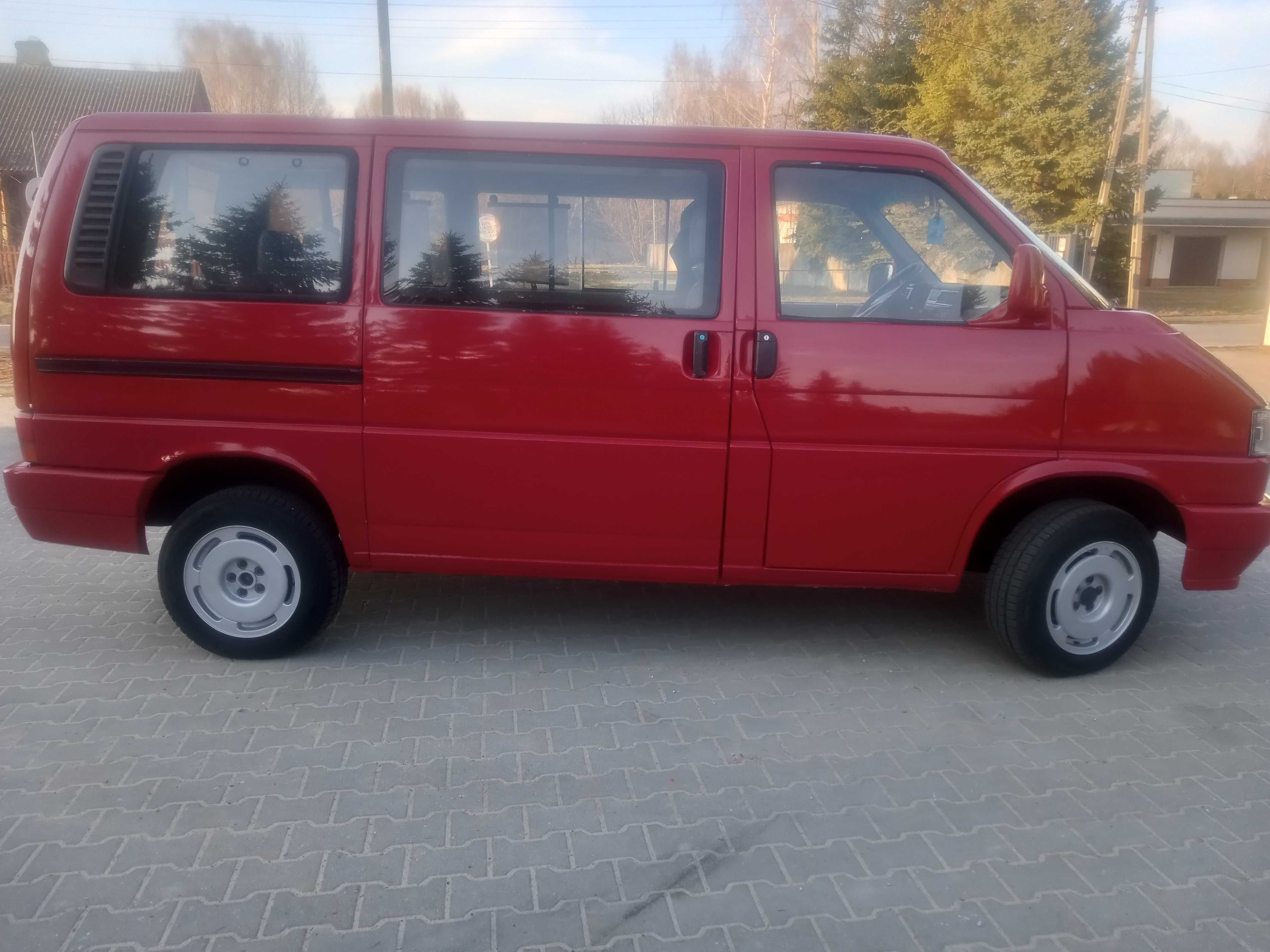 VW T4 CARAVELLE 1,9 TD  zarejestrowany na 9osob