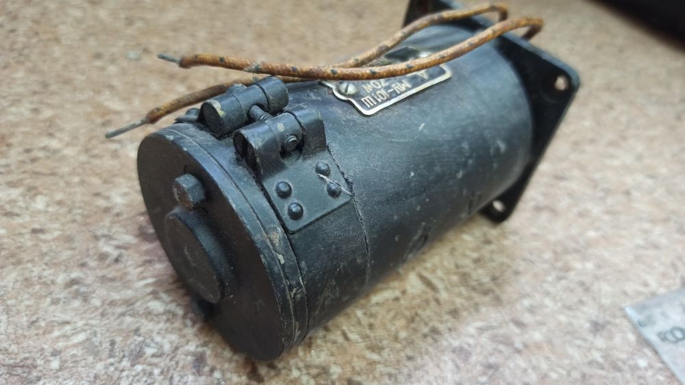 Двигун МУ-101Ш 70W 27V