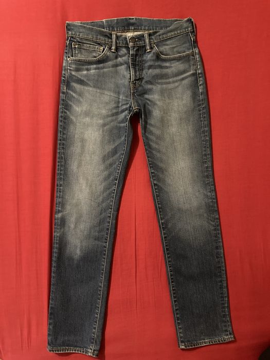 Продам мужские джинсы Levi’s.б/у.Потертостей от носки нет.