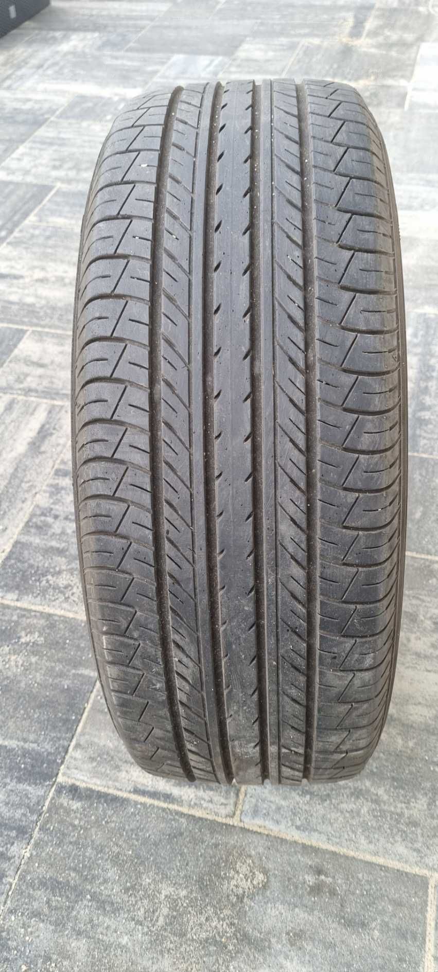 Opony 225/55R18 98H YOKOHAMA BluEarth E70