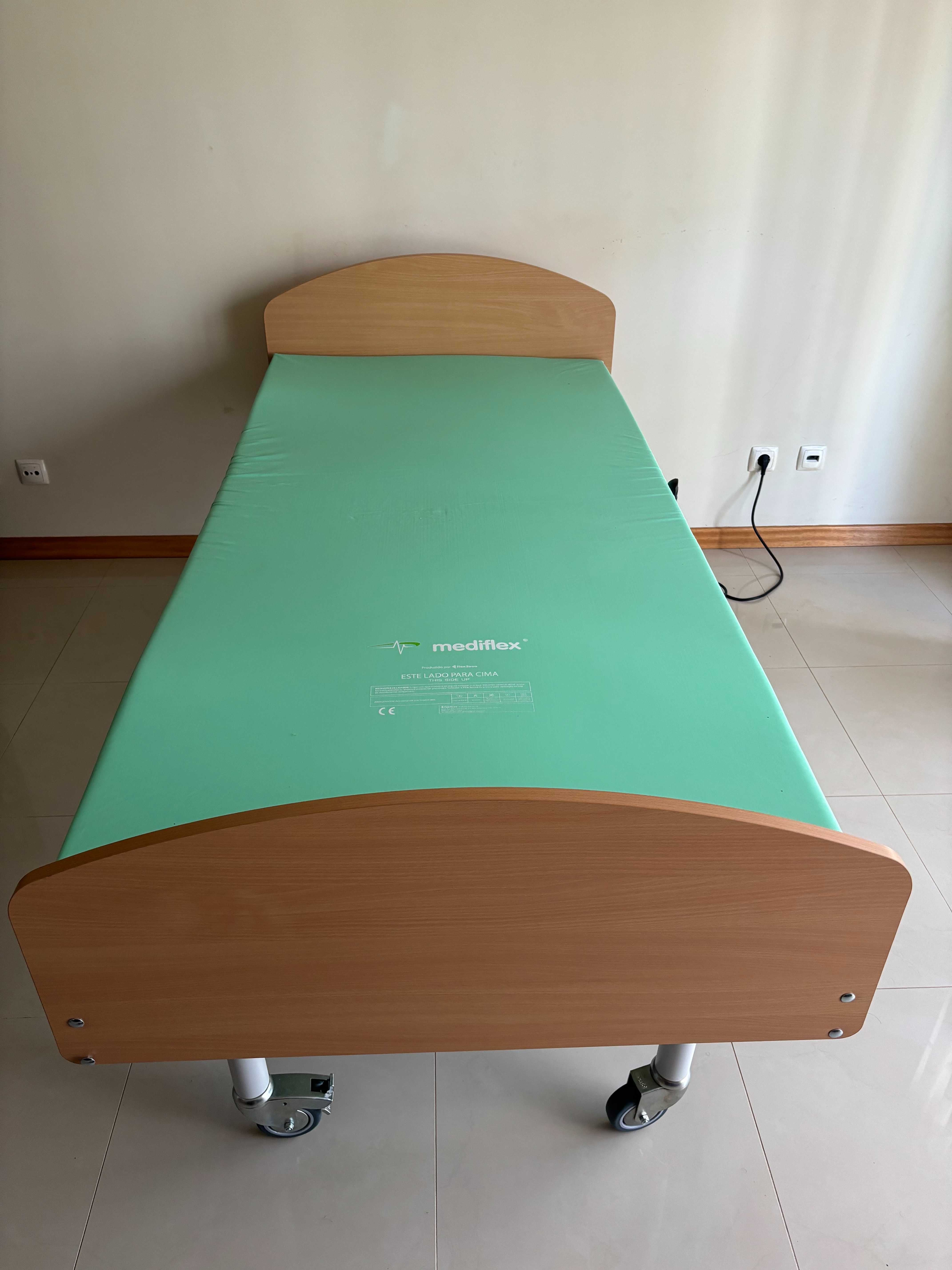 Cama hospitalar articulada electrica