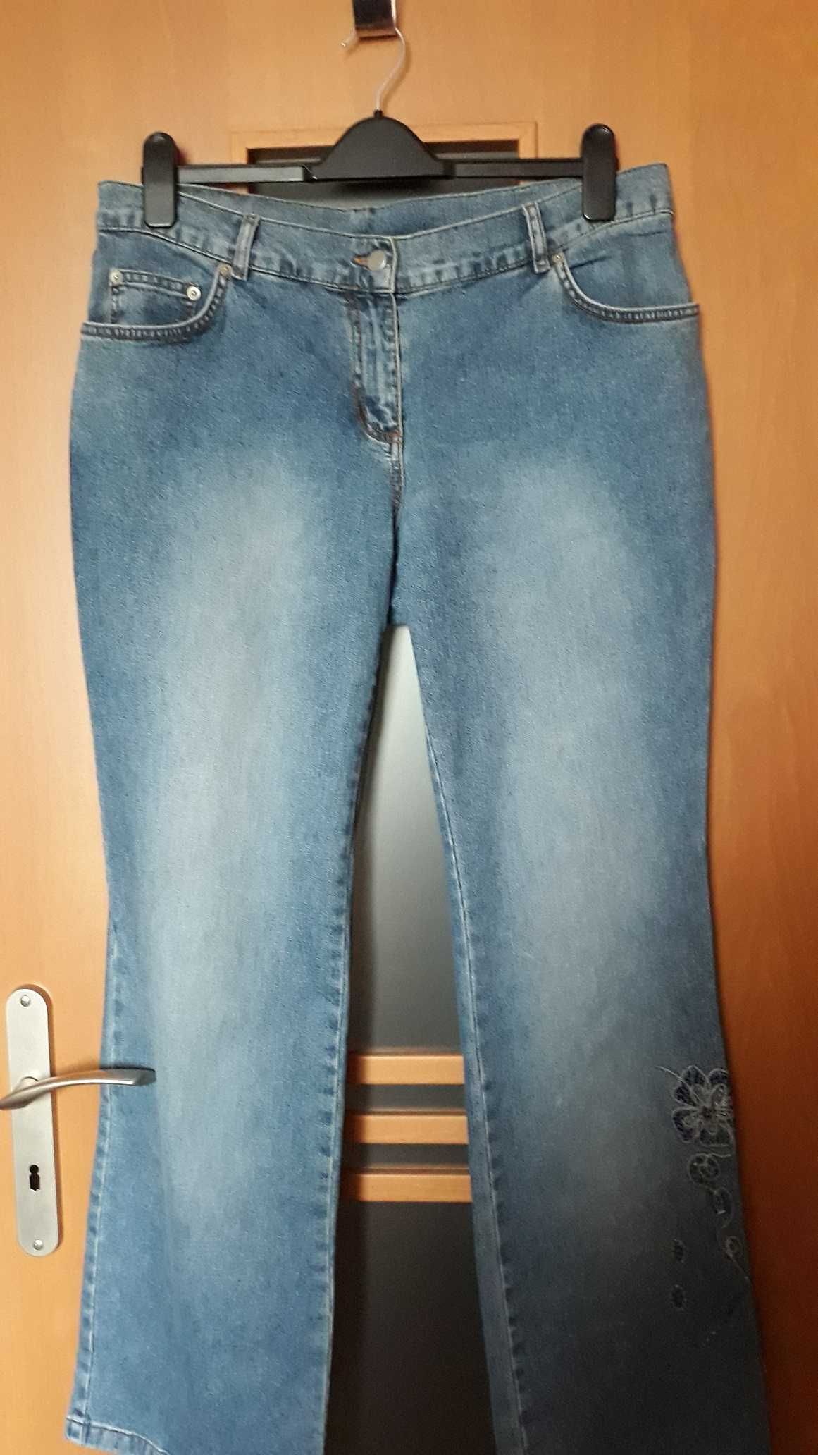 Spodnie dżinsowe niebieskie haft i koraliki na nogawce rozmiar XL