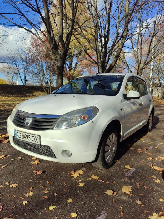 Продам Dacia Sandero 1.4 газ/бензин