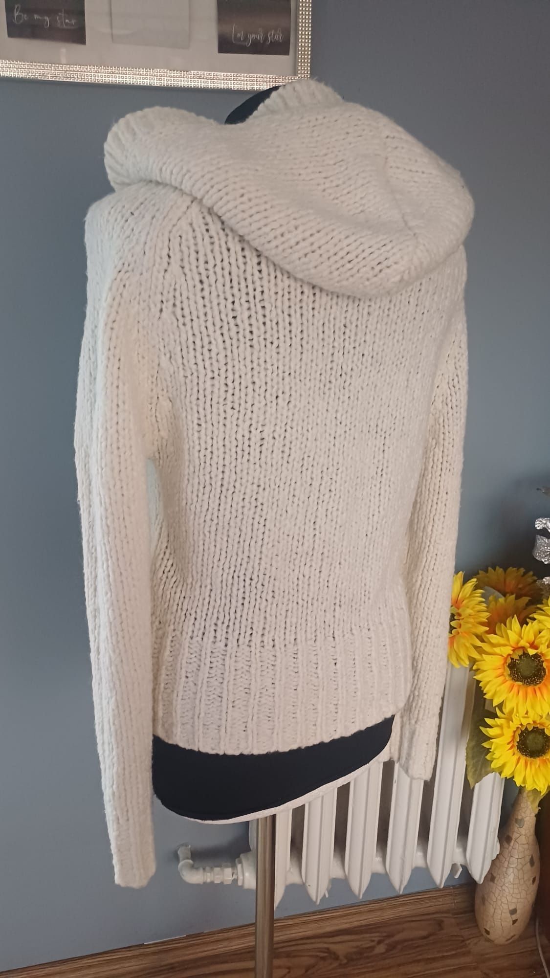 Sweter damski wełniany M