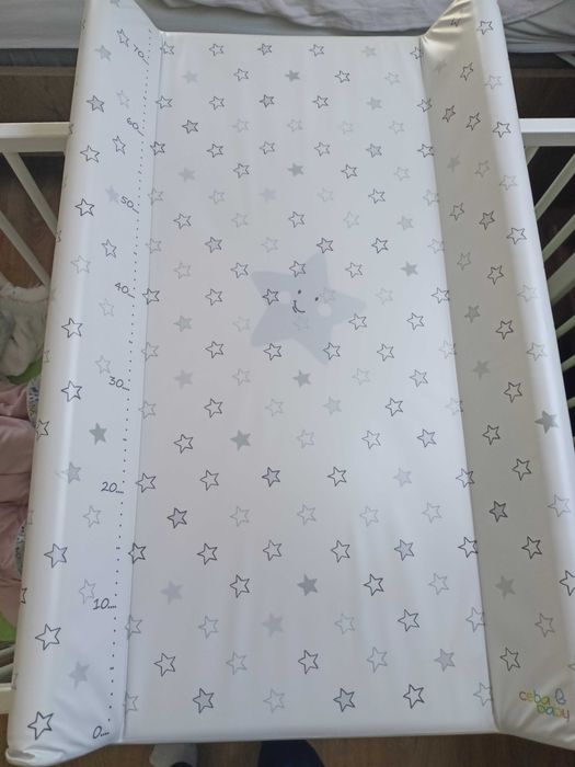 Przewijak na łóżeczko