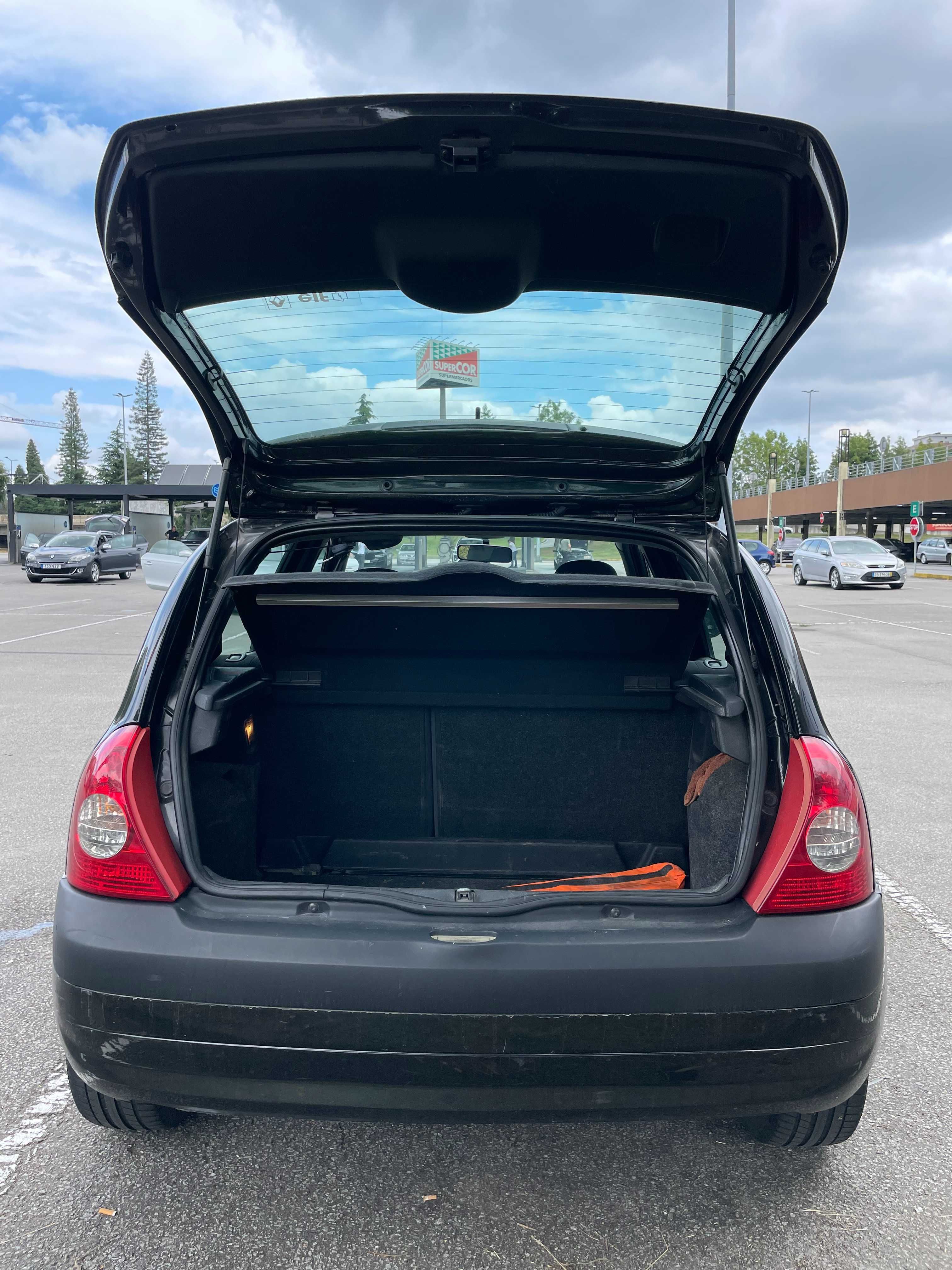 Renault Clio preto, 55 cv, Gasolina, Cilindrada 1149, 5 portas