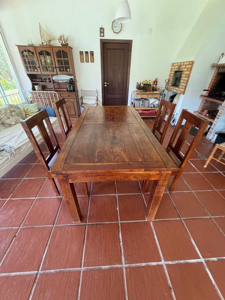 Mesa Teca com 4 cadeiras da Companhia do Campo.