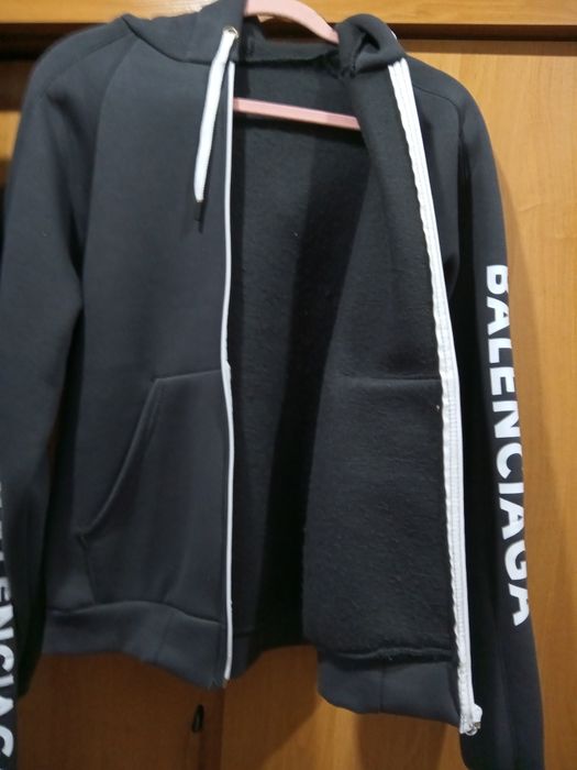 Продам теплий спортивний костюм.