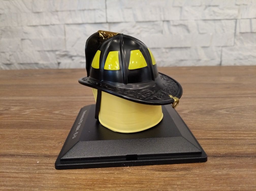 Miniaturowy Chełm strażacki, skala 1/5 (5 cm): Bohemia New York Fire