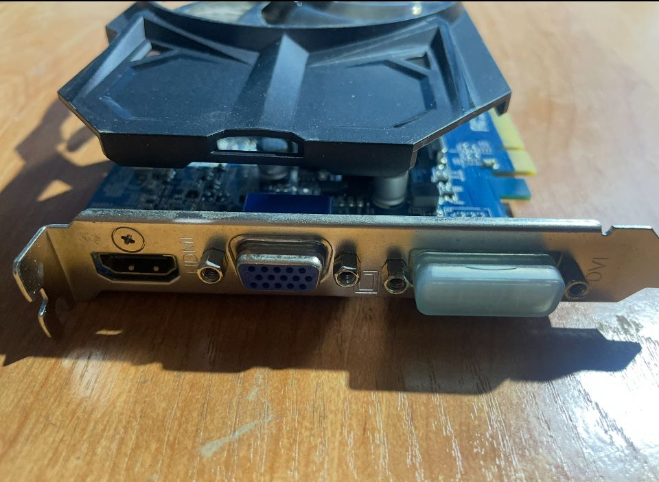 Відеокарта Gigabyte Radeon R7 240 2048MB GDDR3 (128bit)