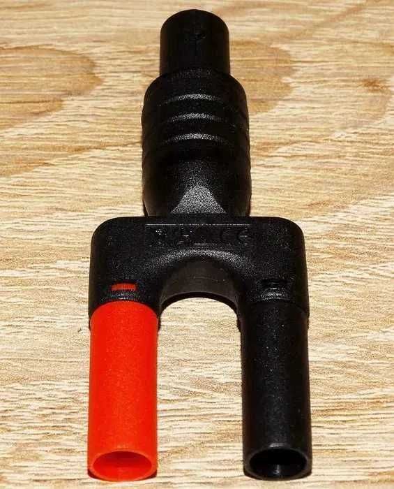 Adapter przejściówka podwójny wtyk bananowy w osłonie na gniazdo BNC