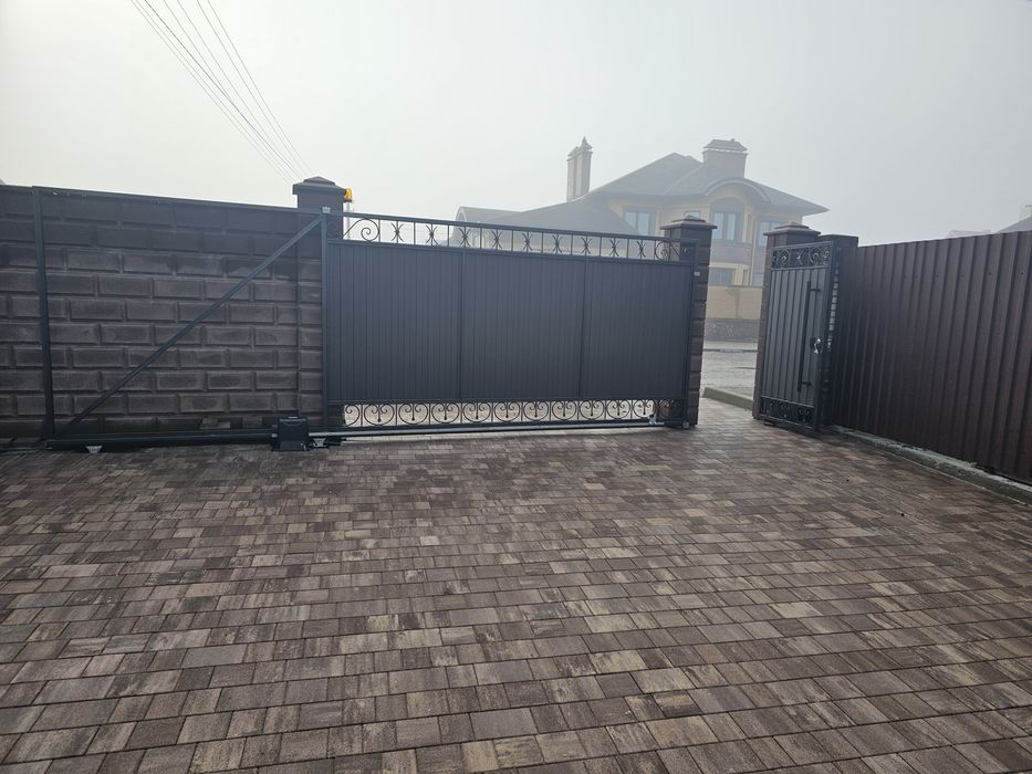 Продам танхауси м.Житомирі.Право власності.