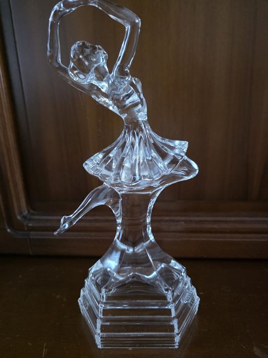 Elegancka figurka baletnicy z kryształowego szkła Royal Crystal Rock