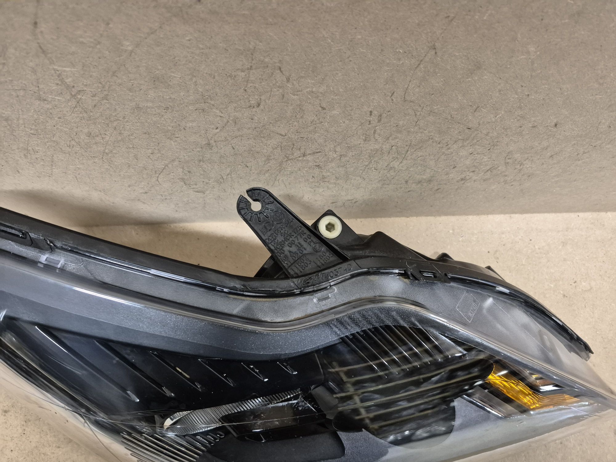 Lampa reflektor ford Focus mk2 lift prawy europa