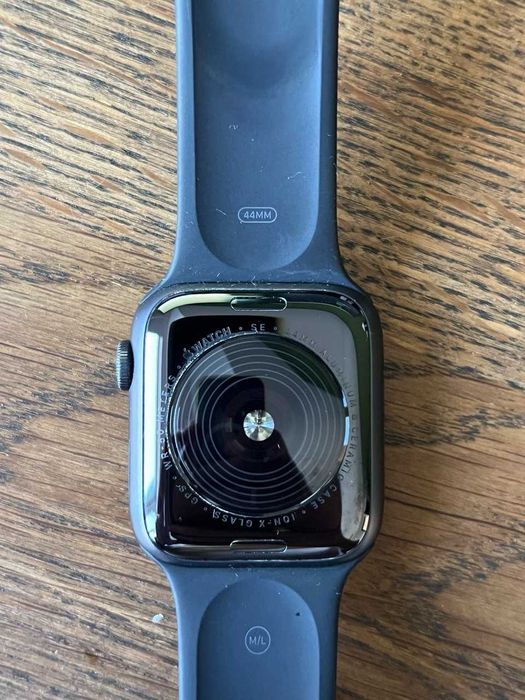 Apple Watch SE 44 мм | Зарядка + додатковий ремінець