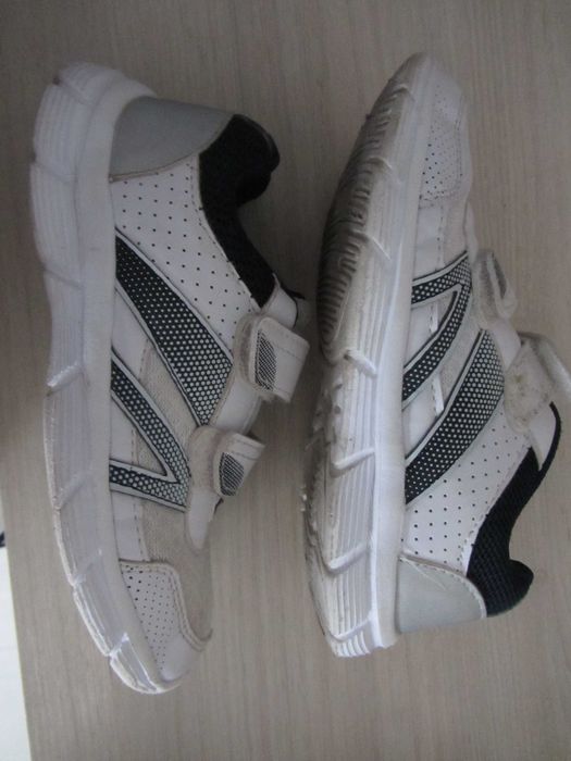 Кросівки на липучці