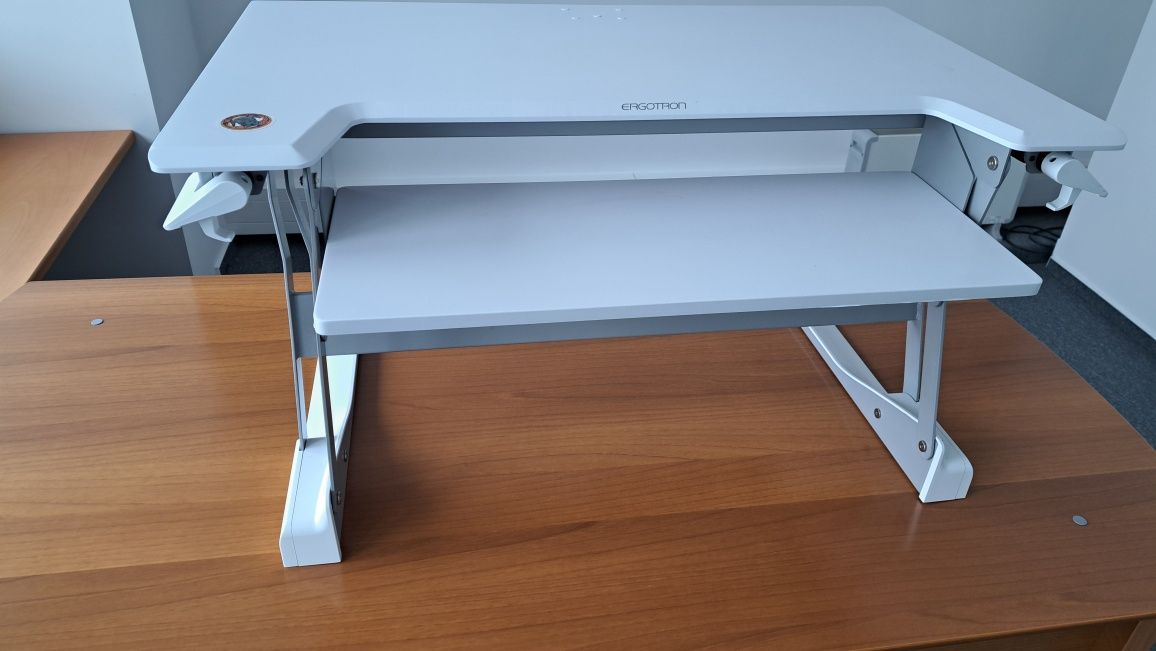 Podstawka pod monitor do pracy stojącej/siedzącej Ergotron