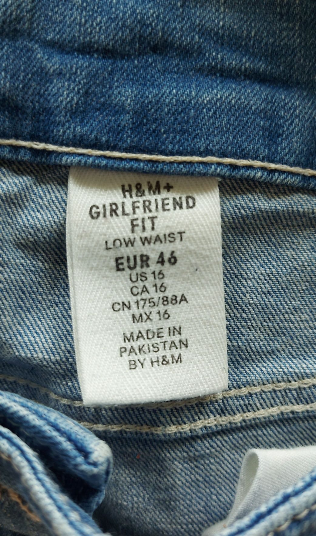Spodnie jeansy, jasne, girlfriend fit, H&M, 46