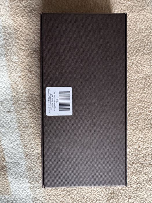 У наявності срібний набір`Державні символи України`у футлярі