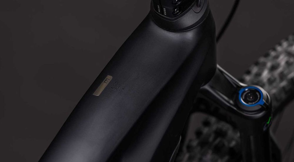 Rower elektryczny CUBE STEREO HYBRID ONE44 EX 800 w rozmiarze XL