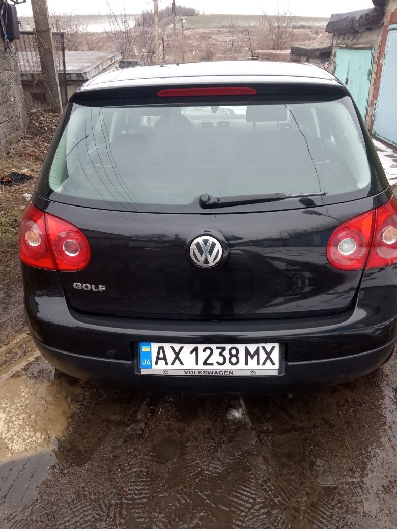 Продам VW Golf 5  1.4MPI